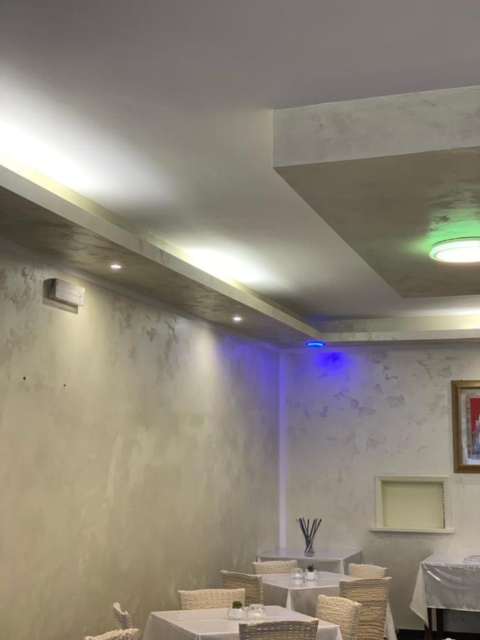 Hotel Neyra Beach Rimini Extérieur photo