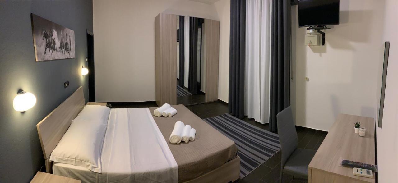 Hotel Neyra Beach Rimini Extérieur photo