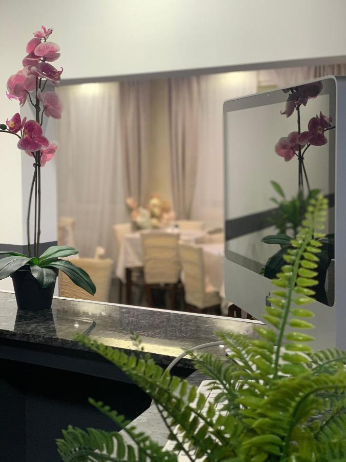 Hotel Neyra Beach Rimini Extérieur photo